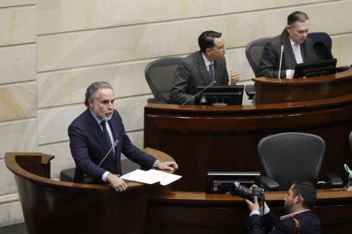 Ο Πρόεδρος της Κολομβίας καλεί τους πολίτες να διαδηλώσουν