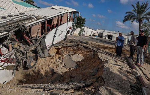 Περισσότεροι από 100 νεκροί σε νέους ισραηλινούς βομβαρδισμούς στη Γάζα