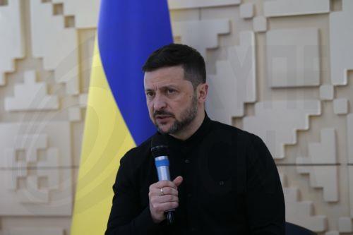 Ο Ζελένσκι δεσμεύεται να αυξήσει την παραγωγή όπλων