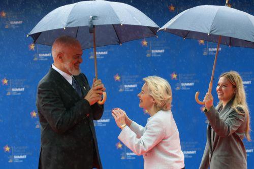 Ξεχωριστή υποδοχή Ράμα στους ηγέτες στη Σύνοδο της Ευρωπαϊκής Πολιτικής Κοινότητας