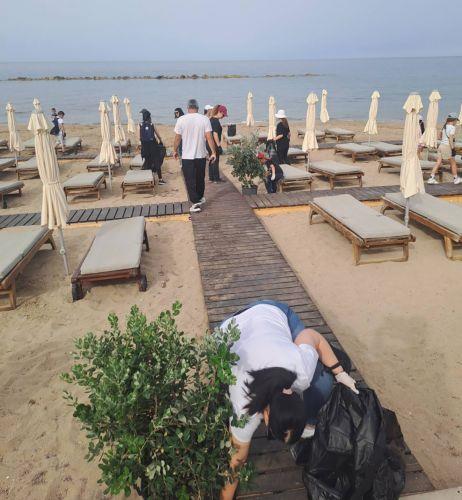 Σε καθαρισμό της παραλίας ΣΟΔΑΠ προχώρησαν μαθητές και γονείς σε δράση του Δ.Πάφου