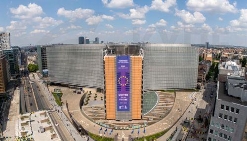 Μη αποδεκτές οι απειλές κατά κρατών-μελών λέει η ΕΕ μετά τις δηλώσεις Ζελένσκι για δάνειο προς Ουκρανία