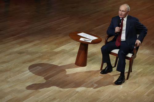 O Πούτιν επισκέφθηκε το Κουρσκ