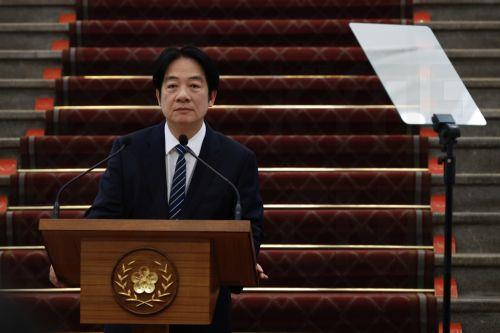 Η Ταϊβάν δηλώνει πρόθυμη να συνομιλήσει με την Κίνα, ενώ ενισχύει την άμυνά της