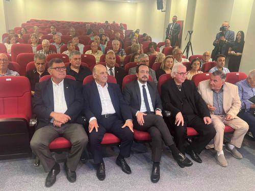 Απαραίτητο κάθε βιβλίο που πραγματεύεται αξίες όπως η δημοκρατία, είπε ο ΠτΔ