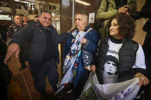 Την Πέμπτη αποφασίζει το δικαστήριο συνέχιση ή ακύρωση δίκης για θάνατο Μαραντόνα