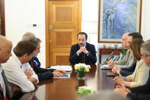 Ο ρόλος και η βιωσιμότητα των Κέντρων Αριστείας συζητήθηκαν στη συνάντηση με ΠτΔ