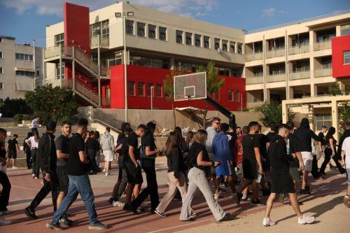 Δίωρη αποχή μαθητών από τα μαθήματά τους τη Δευτέρα