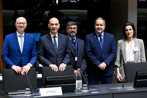 Να βρεθεί χρυσή τομή για δικαιώματα επιβατών στην ΕΕ, αποφυγή συμφόρησης στους αιθέρες είπε ο Βαφεάδης