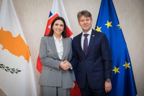 Το άριστο επίπεδο διμερών σχέσεων επιβεβαίωσαν Ραουνά με Σλοβάκο ομόλογό της