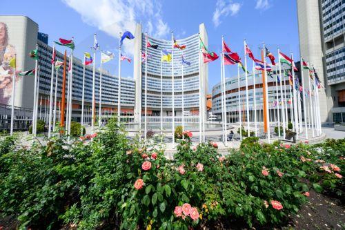 Το Ιράν παραβιάζει τις υποχρεώσεις του, λέει η ΙΑΕΑ, αντίμετρα από Τεχεράνη