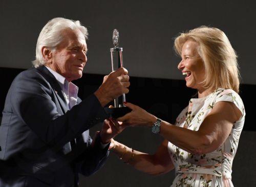 O Μάικλ Ντάγκλας τιμήθηκε για τη συνολική του προσφορά στο σινεμά