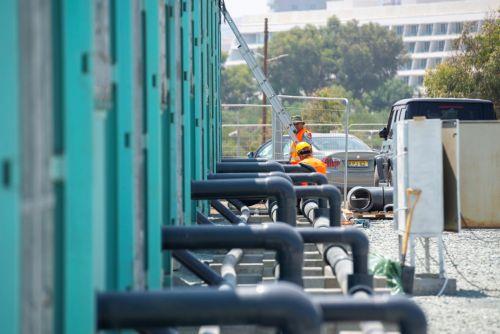 BAE’nin Kıbrıs’a hibe ettiği 13 mobil tuzdan arındırma ünitesinin 12’si devrede