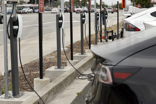 Τις κατηγορίες χορηγιών του σχεδίου για ηλεκτροκίνηση ανακοίνωσε το ΤΟΜ