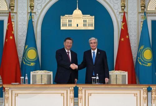 Η Κίνα έτοιμη να αναβαθμίσει το διμερές εμπόριο με το Καζακστάν λέει Υπουργός