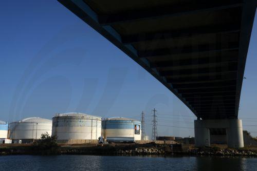 Αλυσιδωτές επιπτώσεις από ενδεχόμενο κλείσιμο στενών Ορμούζ λέει η Υφ.Ναυτιλίας