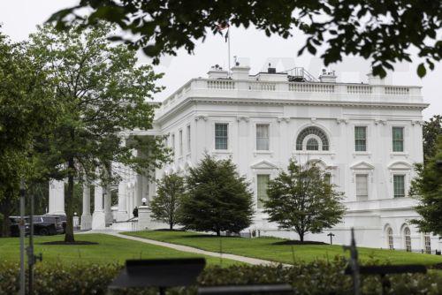 Είναι αργά για συνομιλίες, λέει ο Τραμπ, το Ιράν καλεί σε απομάκρυνση πολιτών από Χάιφα