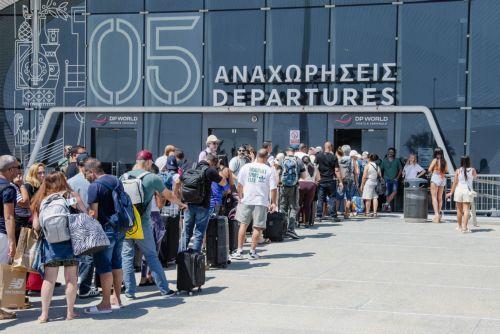 Από το λιμάνι Λεμεσού αναχωρούν Ισραηλινοί για να επαναπατριστούν [ΒΙΝΤΕΟ]