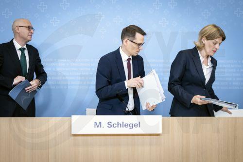 Στο μηδέν μείωσε το επιτόκιό της η Εθνική Τράπεζα Ελβετίας