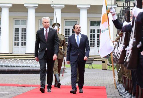 Θα συνεχίσουν να ενισχύονται οι δεσμοί φιλίας και συνεργασίας με Λιθουανία, είπε ο ΠτΔ