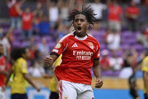 Εύκολη «εξάρα» για τη Μπενφίκα με γκολ και ασίστ απ’ τον Παυλίδη