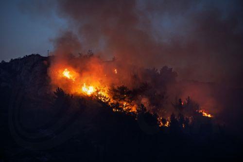 H πύρινη λαίλαπα απειλεί τέταρτη πόλη στην Τουρκία
