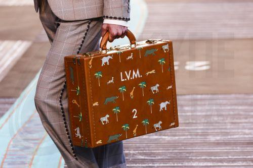 Η κόκκινη σοκολατένια Egg Bag του Louis Vuitton για τη Γιορτή της Μητέρας