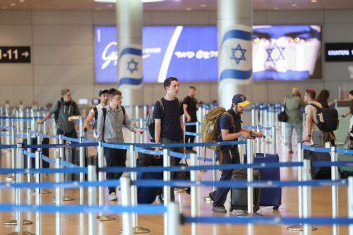 Οι ΗΠΑ χαλαρώνουν τους ταξιδιωτικούς περιορισμούς για υπαλλήλους της στο Ισραήλ