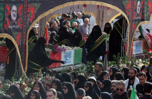 Κηδεύτηκαν στην Τεχεράνη υψηλόβαθμοι αξιωματούχοι που σκοτώθηκαν στις ισραηλινές επιθέσεις