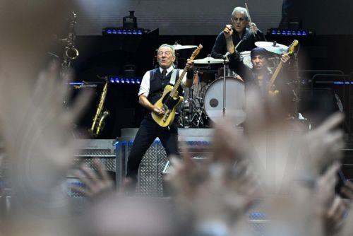 Σπρίνγκστιν και Γουάιτ συγκίνησαν το κοινό στην πρεμιέρα του «Deliver Me From Nowhere»