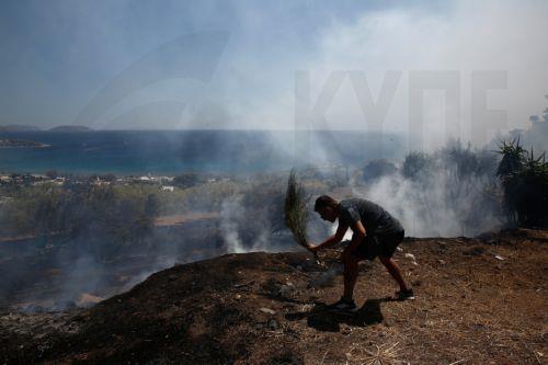 Πυρκαγιές σε τρεις περιοχές της Αττάλειας, εκκενώθηκαν σπίτια