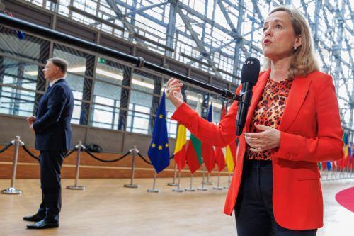 Αμυντικές υποδομές εναντίον drones θα χρηματοδοτήσει η ΕΤΕπ, είπε η Καλβίνιο σε Κόστα