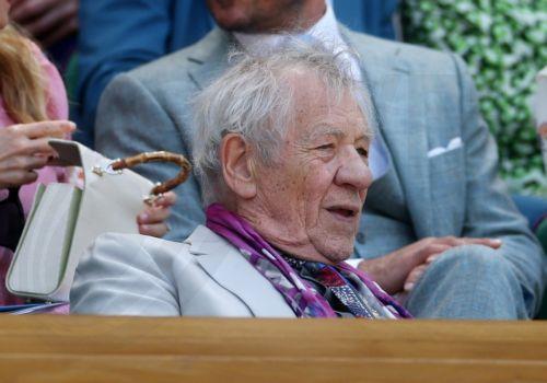 Ο Ίαν ΜακΚέλεν αποθεώνει τον Τζόνι Ντεπ για το «Ebenezer: A Christmas Carol»