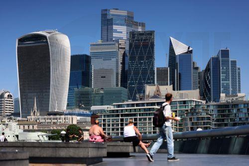 Ανάπτυξη οικονομίας ΗΒ κατά 0,3% το δεύτερο τρίμηνο ξεπερνώντας το αναμενόμενο