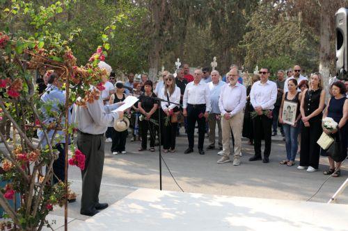 Λουλούδια και τρισάγιο στους τάφους αντιστασιακών στη Λεμεσό