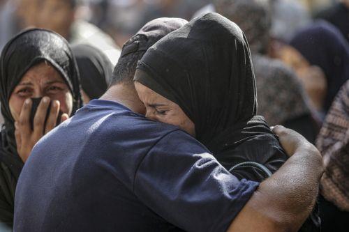 Στους 32 οι νεκροί από ισραηλινά πυρά στη Γάζα ενώ ζητούσαν ανθρωπιστική βοήθεια