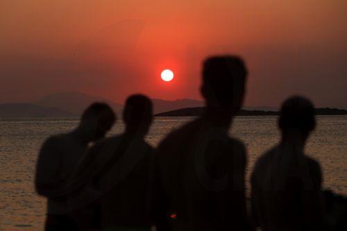 Δύσκολη θερμοκρασιακά βδομάδα με κίτρινη προειδοποίηση για τη Δευτέρα
