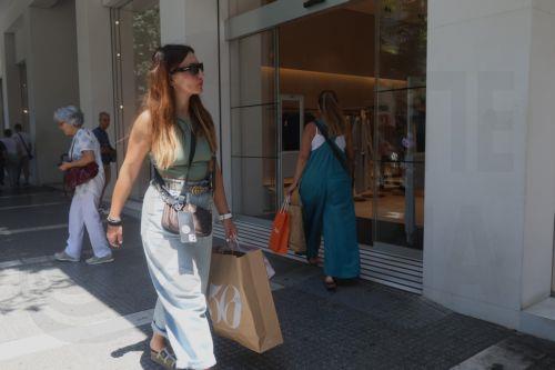 Ισχυρή άνοδος στο λιανικό εμπόριο τον Ιούλιο