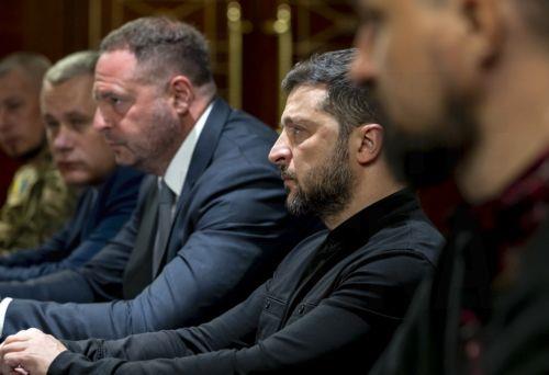 Ο Ζελένσκι λέει ότι η Ρωσία εκτόξευσε πάνω από 300 drones σε νυχτερινή επίθεση