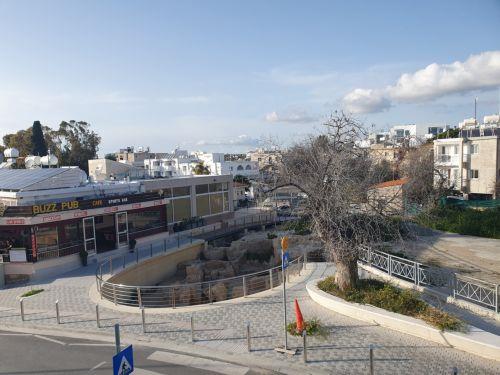 Σε εξέλιξη εργασίες ανάπλασης της Πλατείας της Θεοσκέπαστης στην Κ. Πάφο