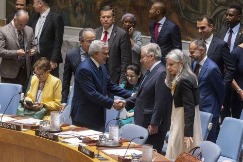 O ΓΓ των ΗΕ καταδίκασε την επίθεση στο Κίεβο και ζήτησε κατάπαυση του πυρός