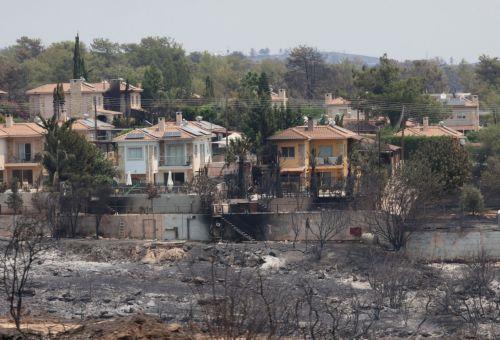 وزير الداخلية يؤكد أن عملية تعويض المتضررين من الحرائق جارية