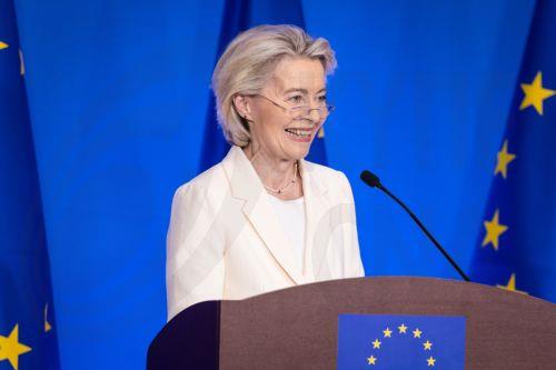 Η Πρόεδρος της Κομισιόν χαιρέτισε υπογραφή νόμου για αποκατάσταση ανεξαρτησίας φορέων στην Ουκρανία
