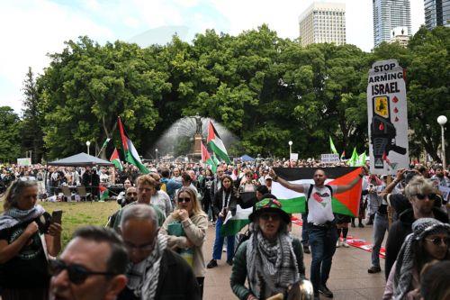 Ο ισραηλινός στρατός αναχαίτισε πλοίο με ανθρωπιστική βοήθεια για τη Γάζα