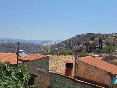 Εσβησε η φωτιά στη Λόφου και άναψε η φλόγα της αλληλεγγύης στις καρδιές των ανθρώπων