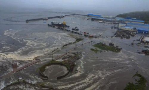 Υποβαθμίστηκε το επίπεδο συναγερμού για τσουνάμι στη Χαβάη μετά το σεισμό ανοιχτά της Καμτσάτκα