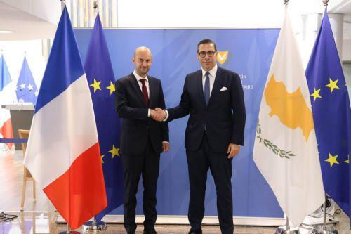 Κυπριακό, διμερή συνεργασία, περιφερειακές εξελίξεις συζητούν Κόμπος - Μπαρό στη Λευκωσία