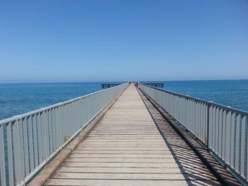 Εγκαταλελειμμένη η αποβάθρα στην περιοχή της Λίμνης, λέει ο Δήμαρχος Π. Χρυσοχούς