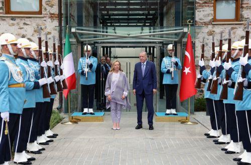 Μεταναστευτικές ροές στη συνάντηση Μελόνι, Ερντογάν και Ντμπεϊμπά