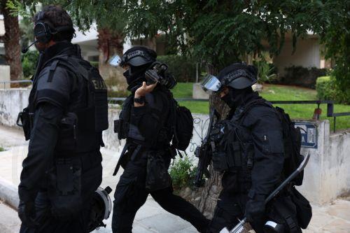 Επεισόδια και μολότοφ έξω από το ΑΠΘ, στις 309 οι προσαγωγές